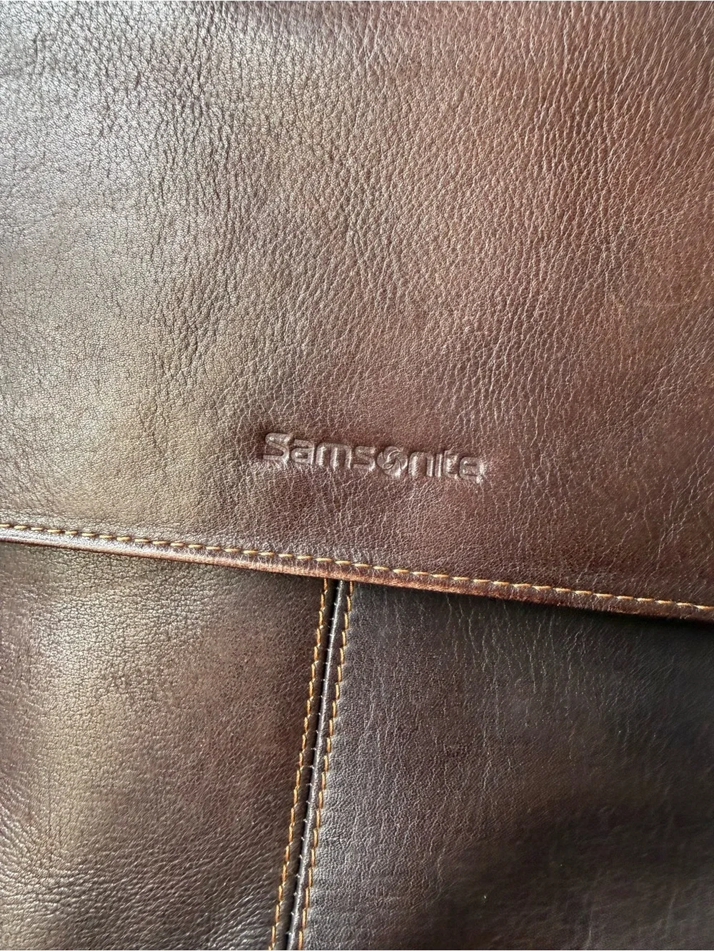 Samsonite structured leather